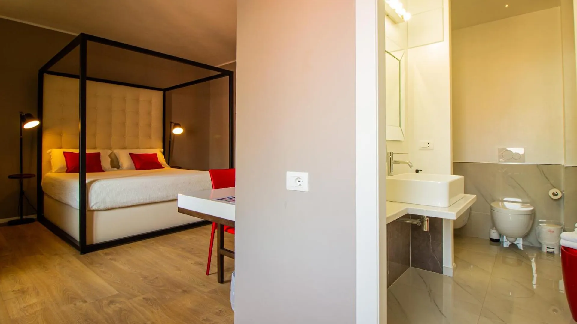 ** Couette-café Album Boutique Rooms Sassari Italie
