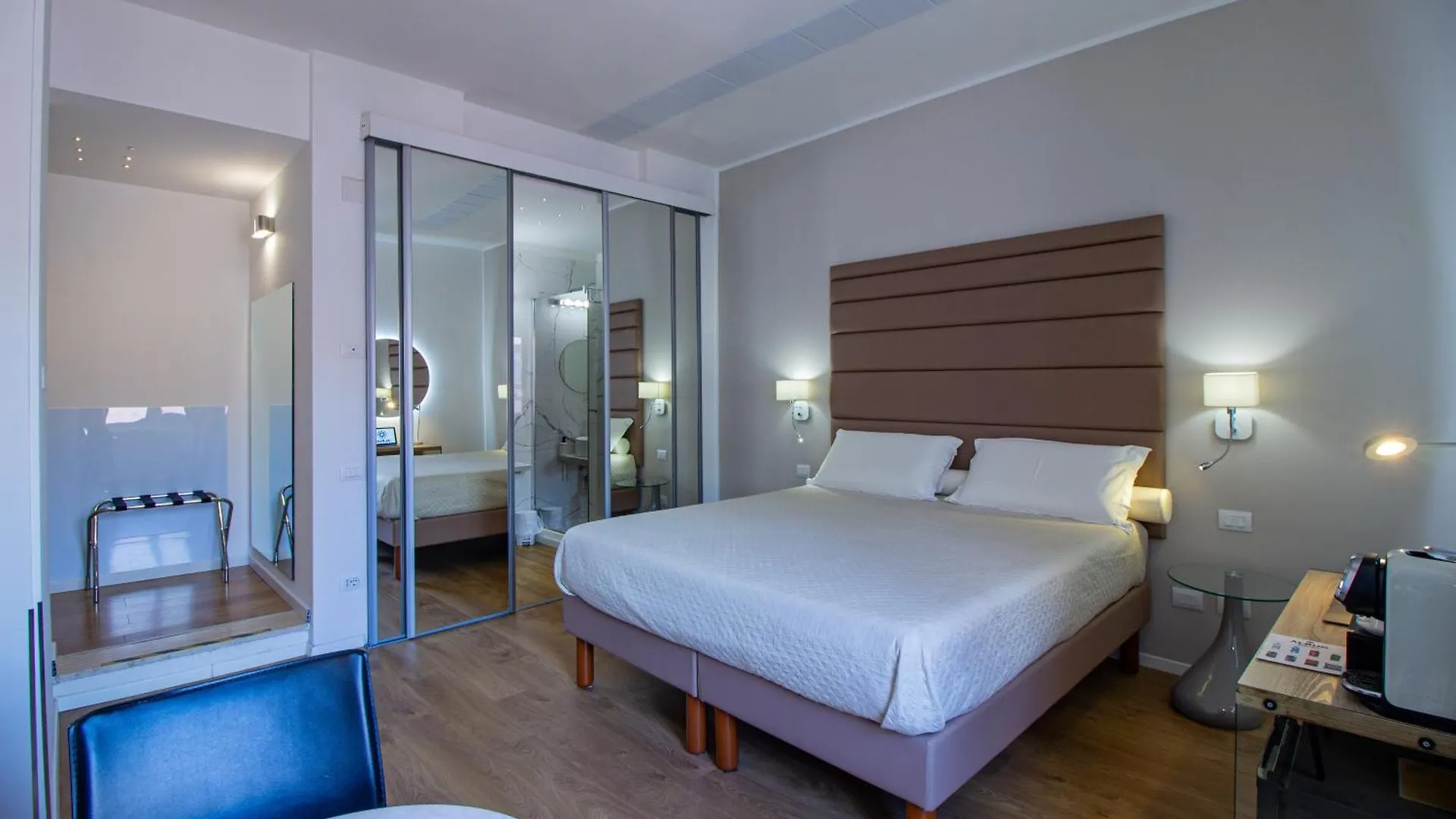 Album Boutique Rooms Sassari 2*,  Włochy